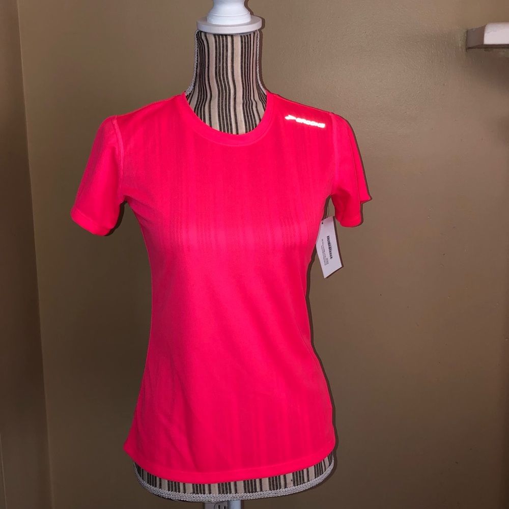Hot pink short sleeve workout top